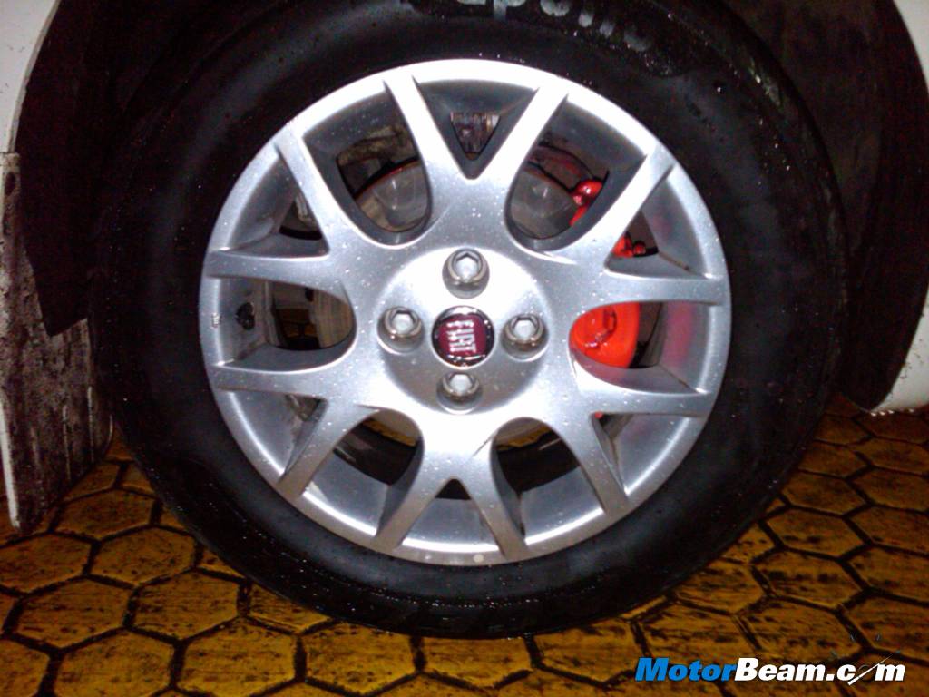 Fiat Punto Red Brake Callipers Fiat Punto Red Brake Callipers