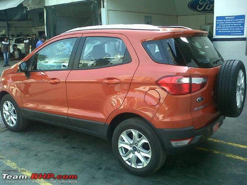 Ford EcoSport dealership side