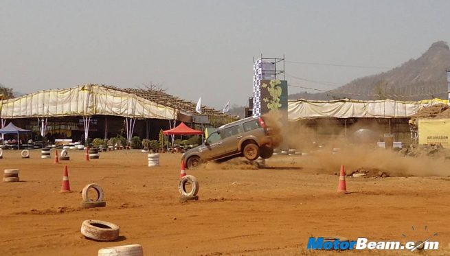 Ford Endeavour Stoppie