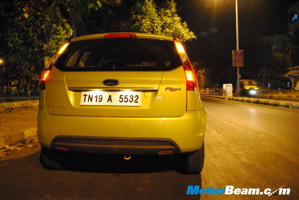 Ford_Figo_Night_Driving