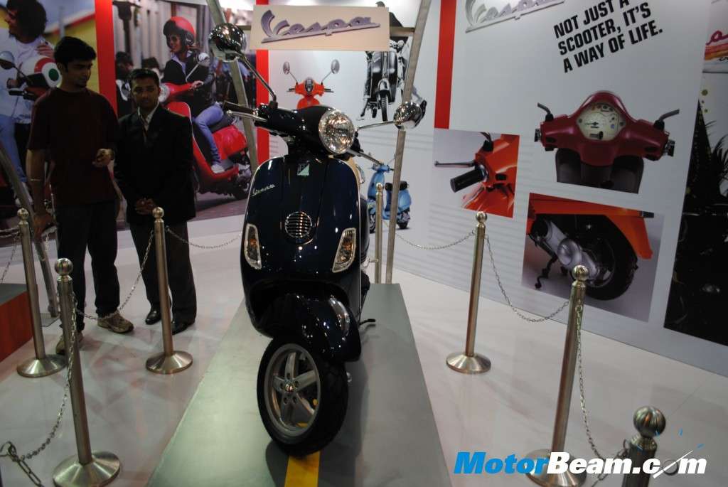 Green Vespa LX 125