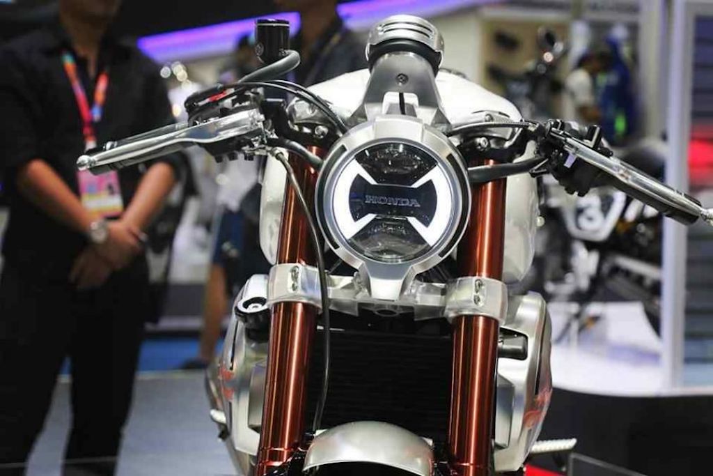 Honda 300 TT Cafe Racer Front