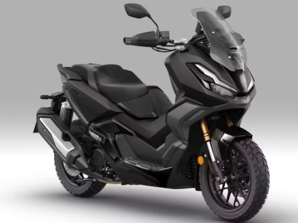 Honda ADV 350 front