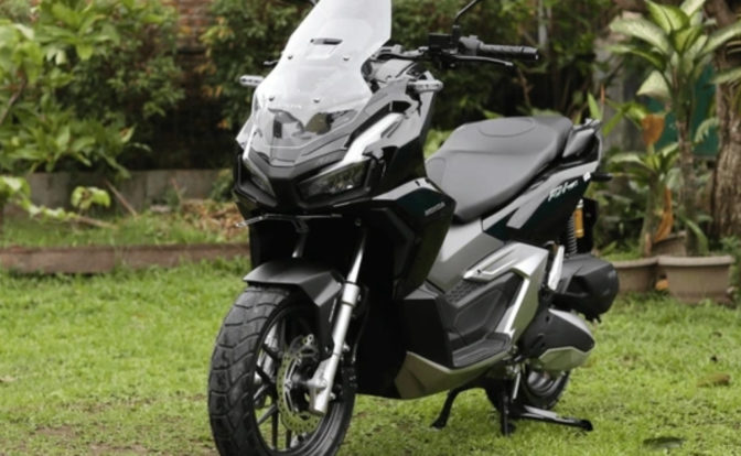 Honda ADV160 black