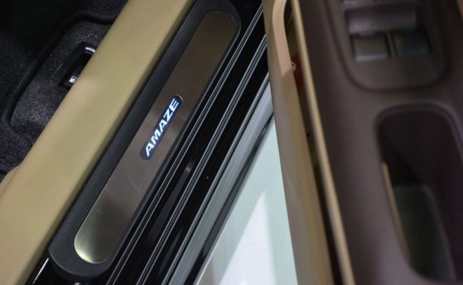 Honda Amaze Modulo door