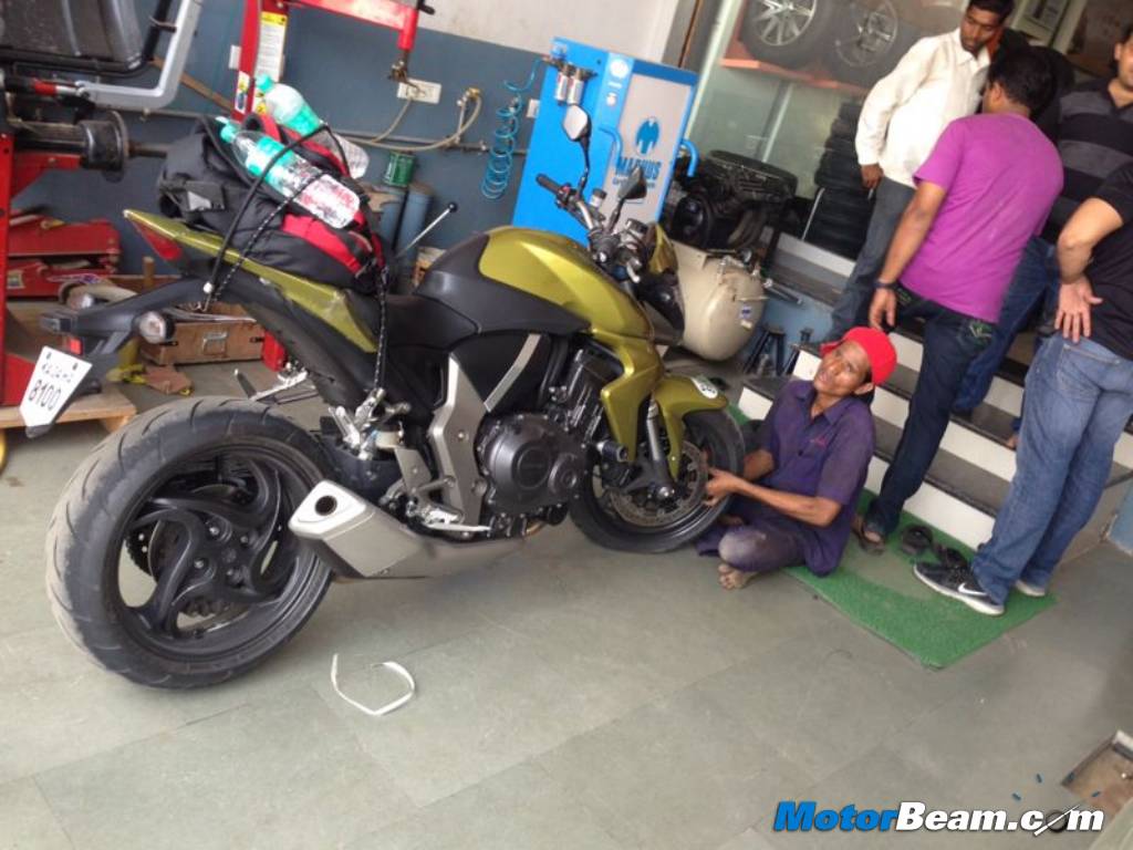 Honda CB1000R India SaddleSore