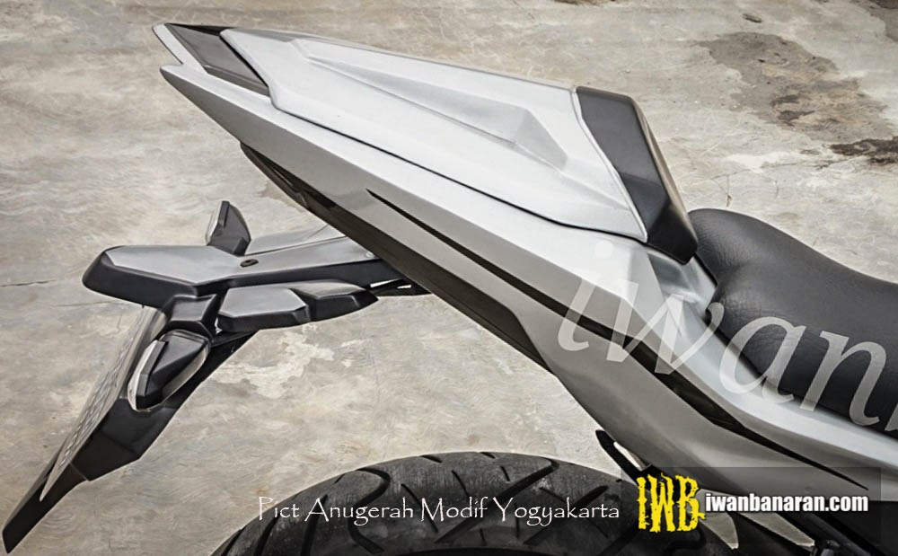 Honda CB150R Modified Seat Cowl