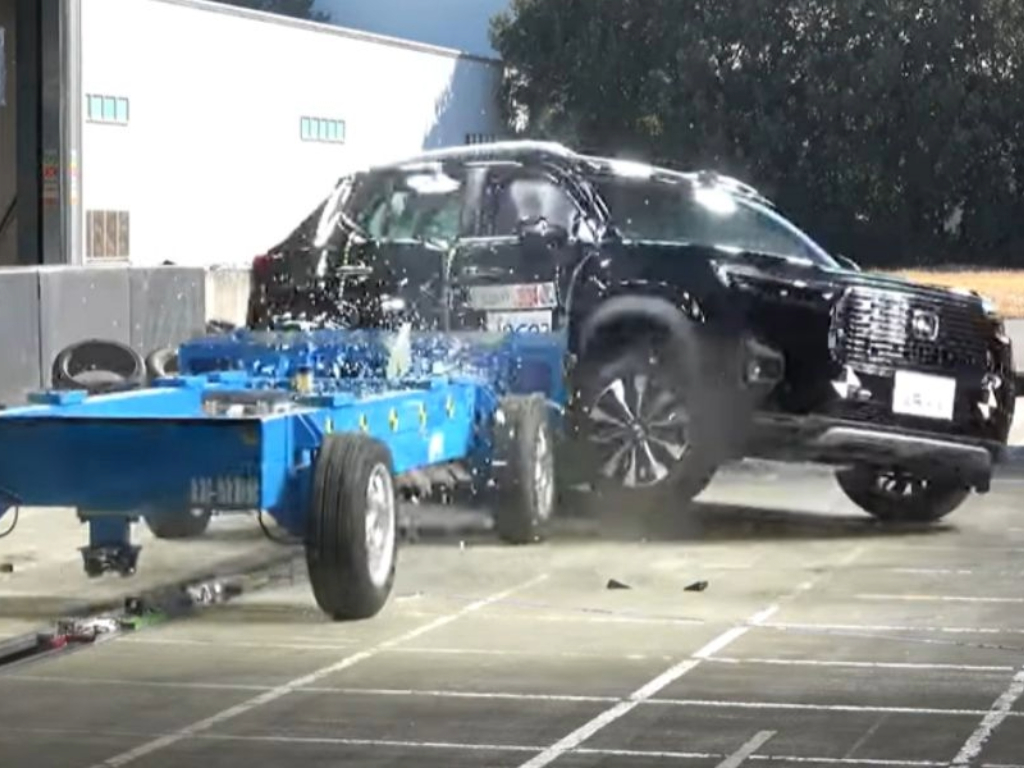 Honda Elevate crash test front side