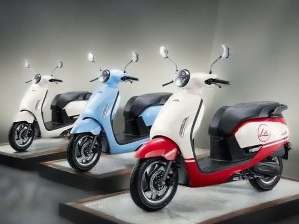 Honda NS125 LA front