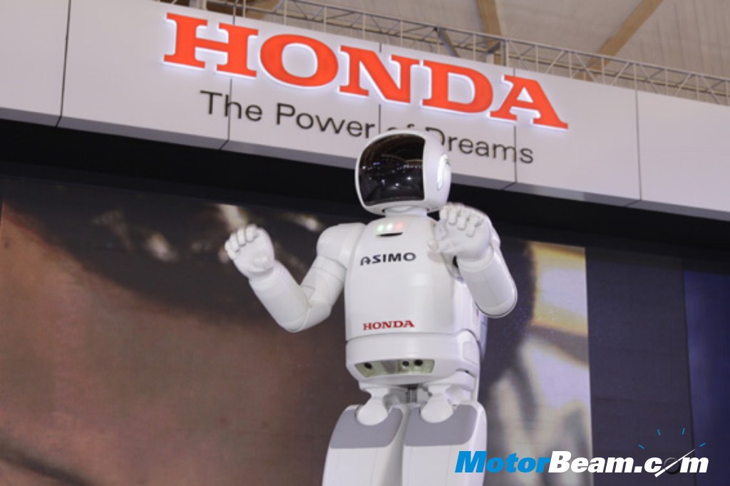 Honda_Asimo_2010_Auto_Expo