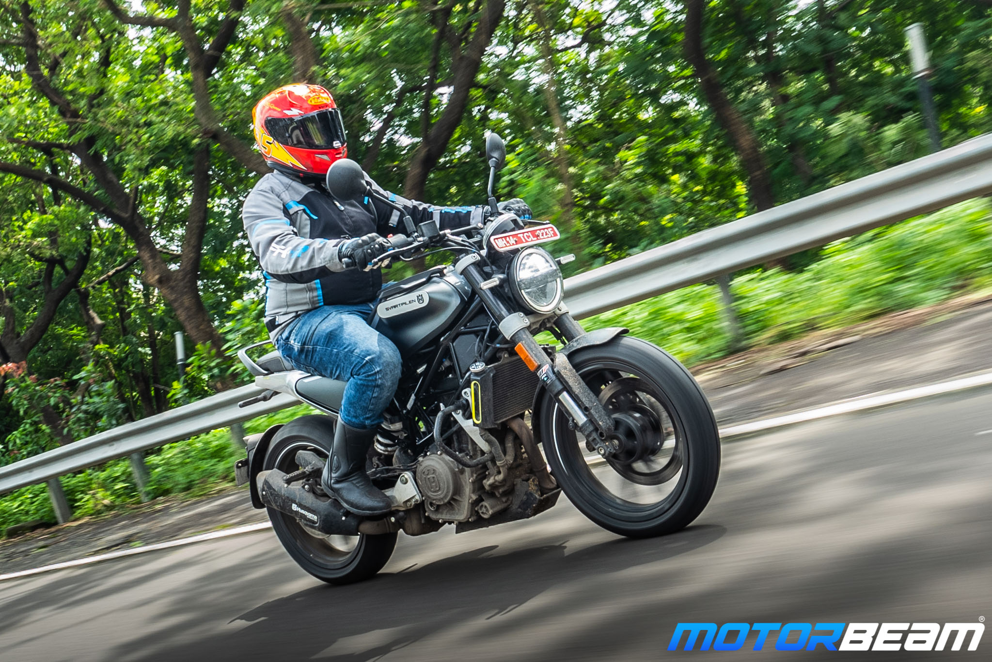 Husqvarna Vitpilen & Svartpilen 250 Review 10