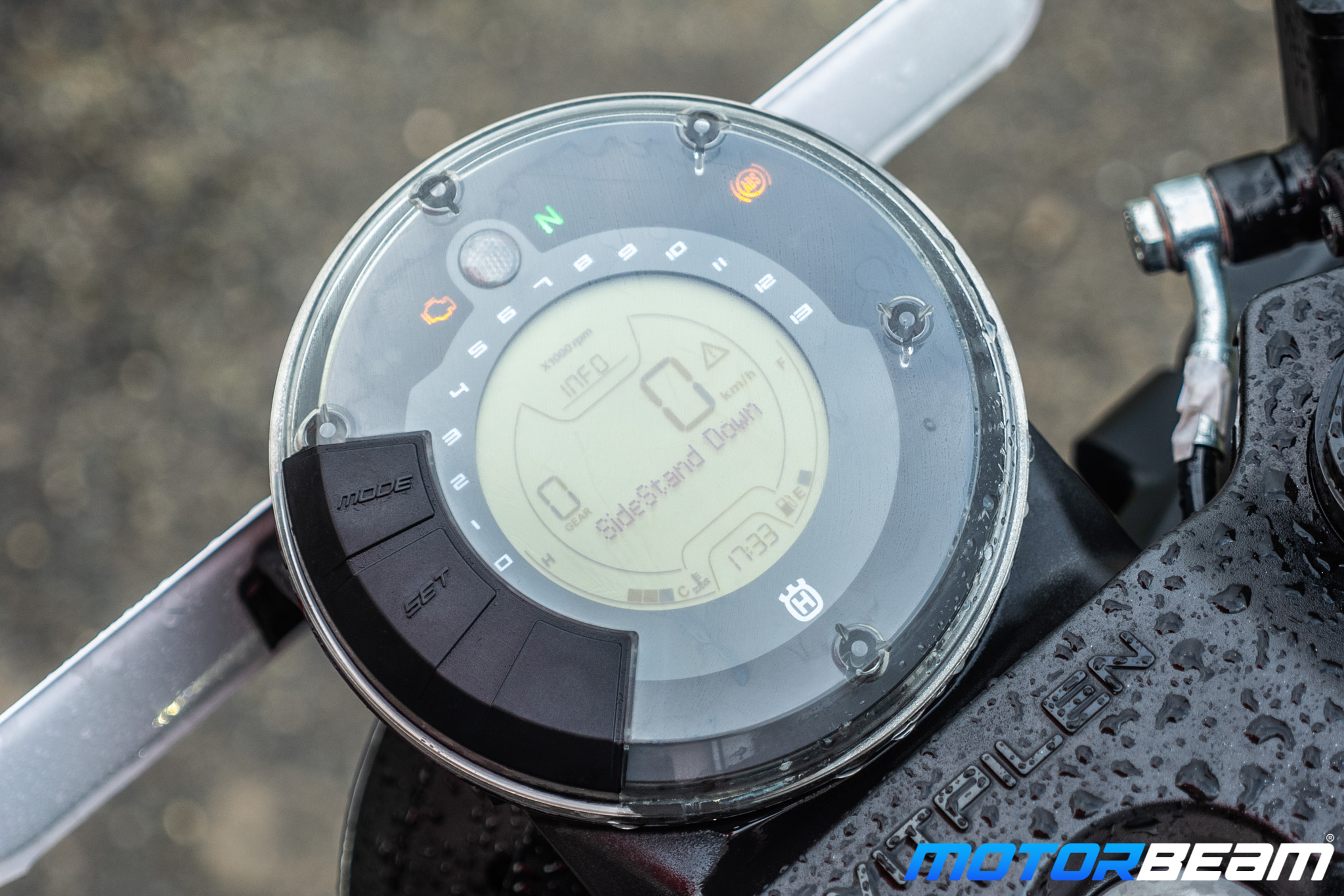 Husqvarna Vitpilen & Svartpilen 250 Review (22)