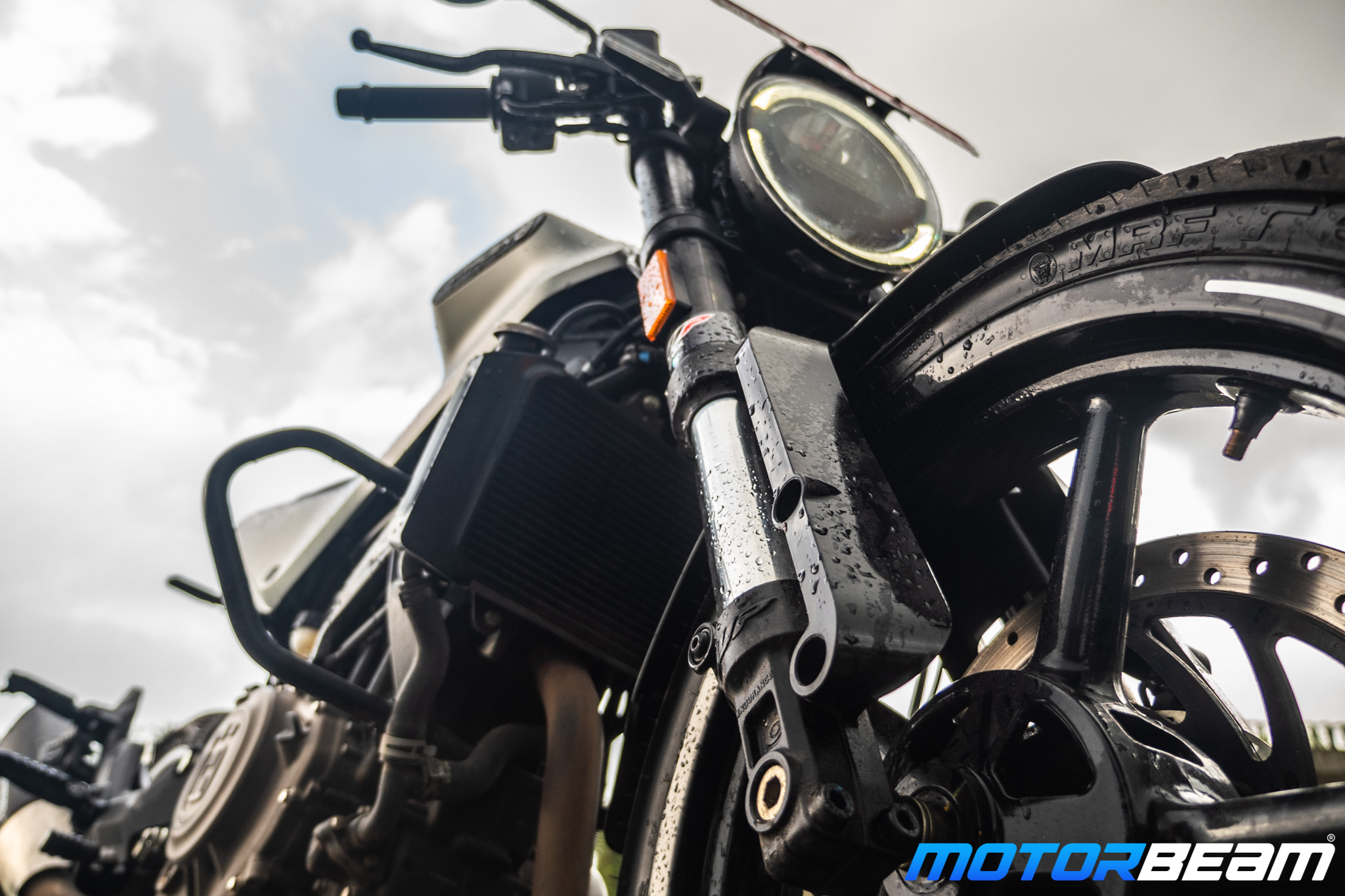 Husqvarna Vitpilen & Svartpilen 250 Review (28)
