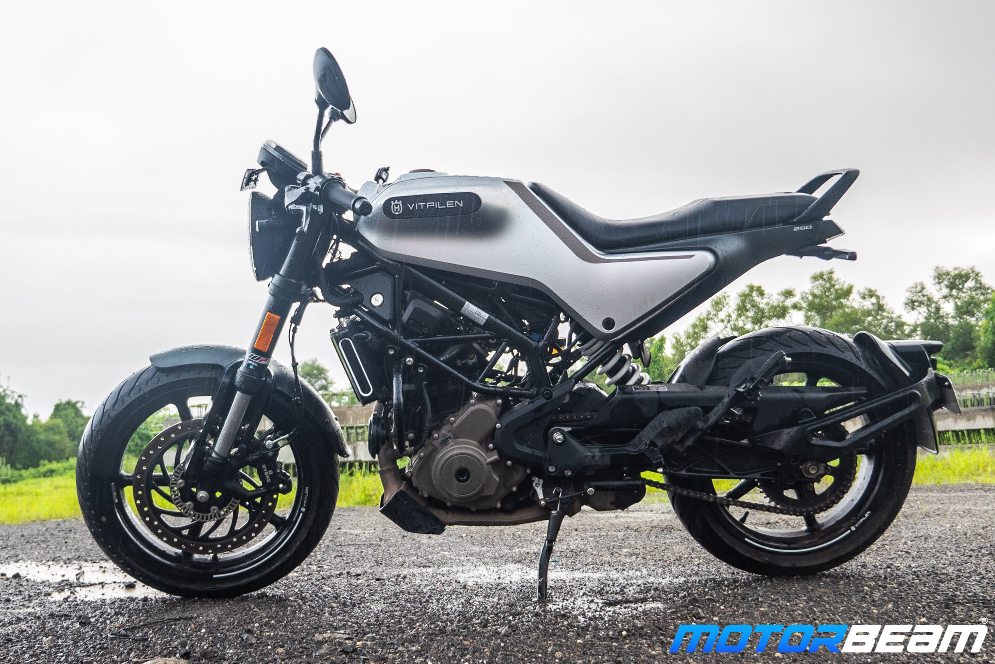 Husqvarna Vitpilen & Svartpilen 250 Review (35)