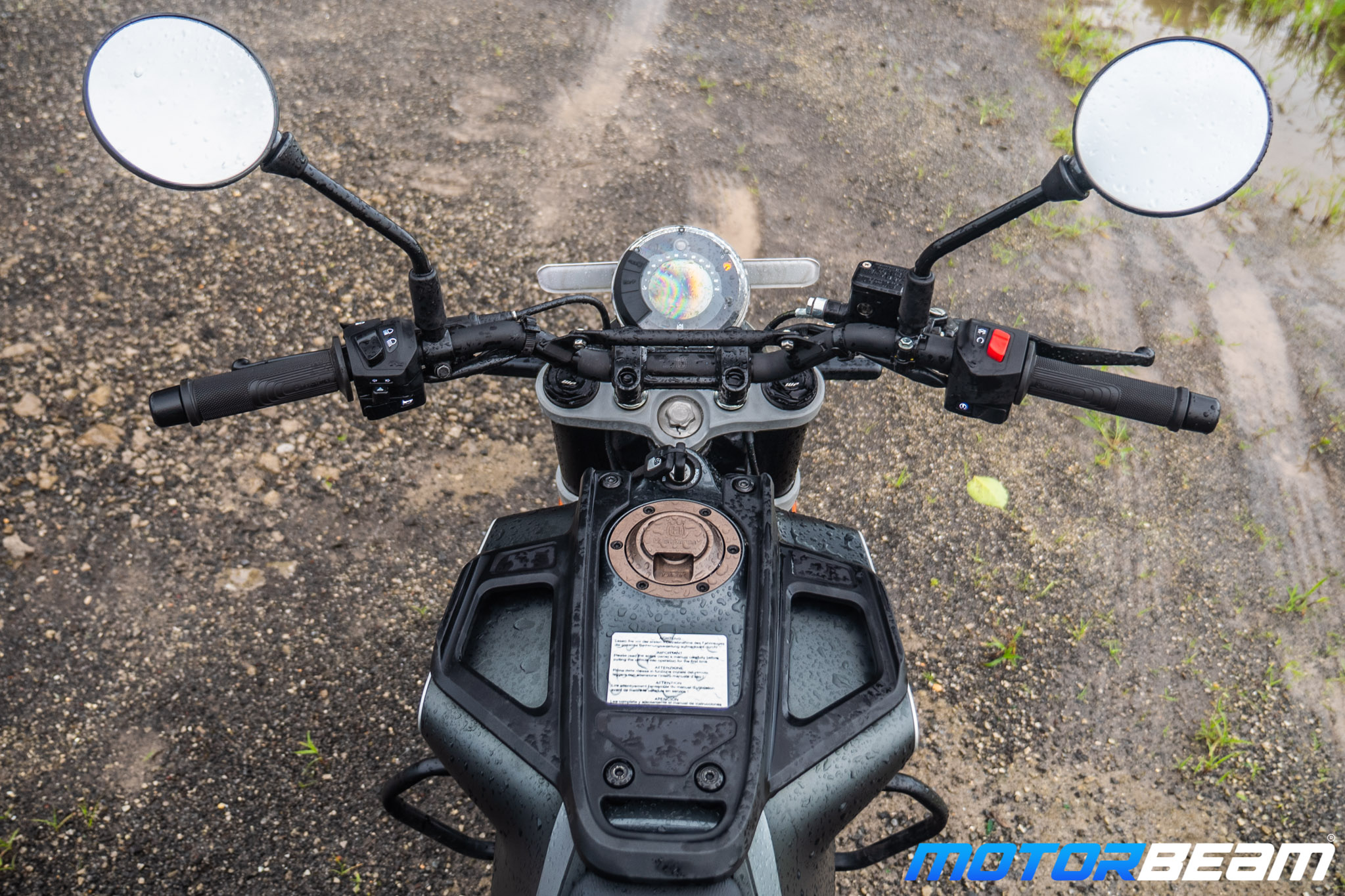 Husqvarna Vitpilen & Svartpilen 250 Review (58)