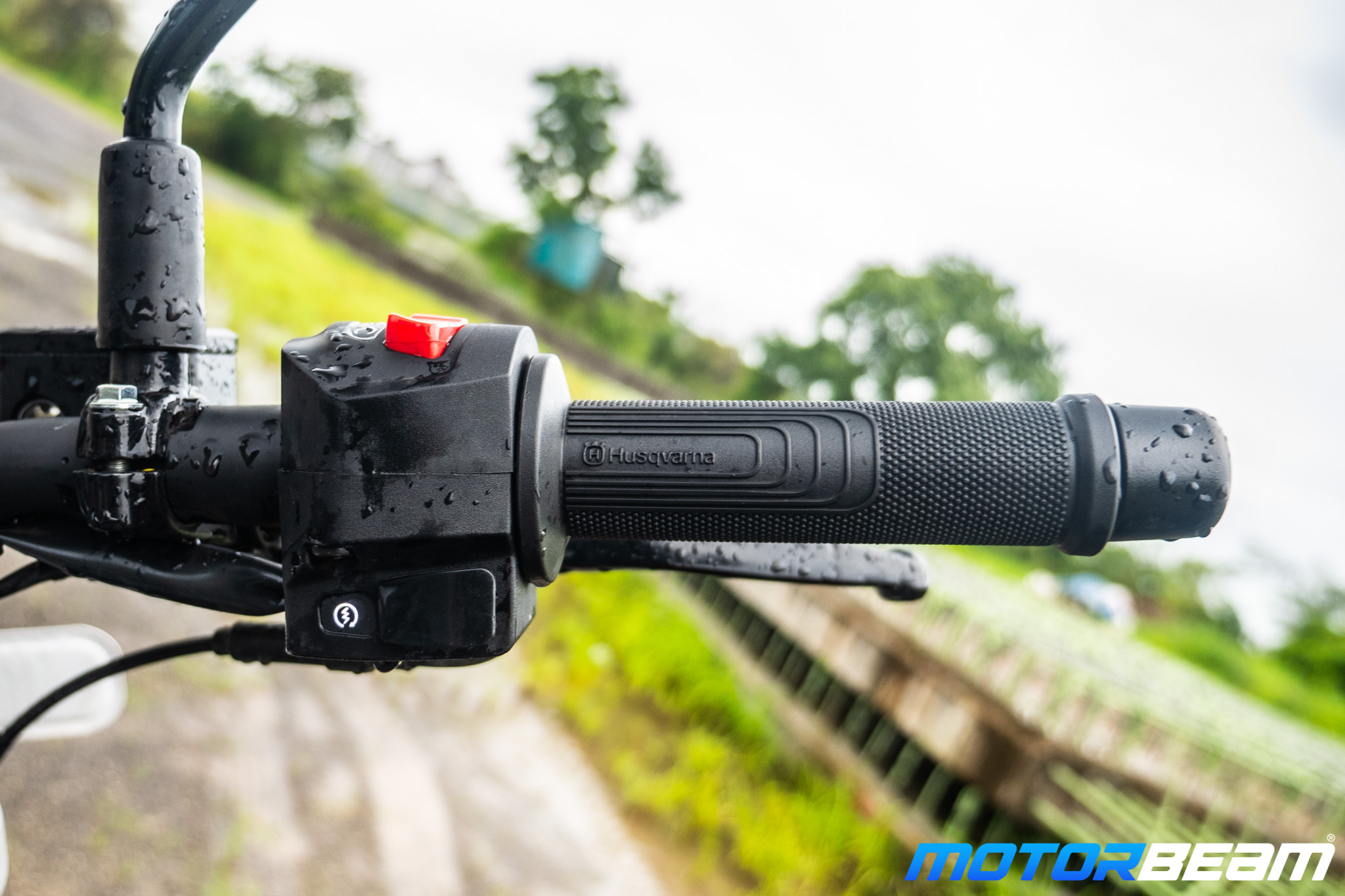 Husqvarna Vitpilen & Svartpilen 250 Review (60)