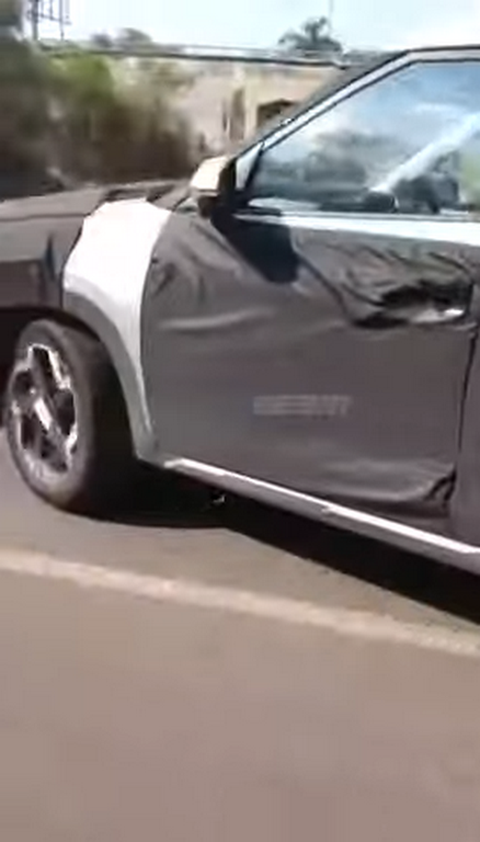 Hyundai Alcazar Spotted Alloys