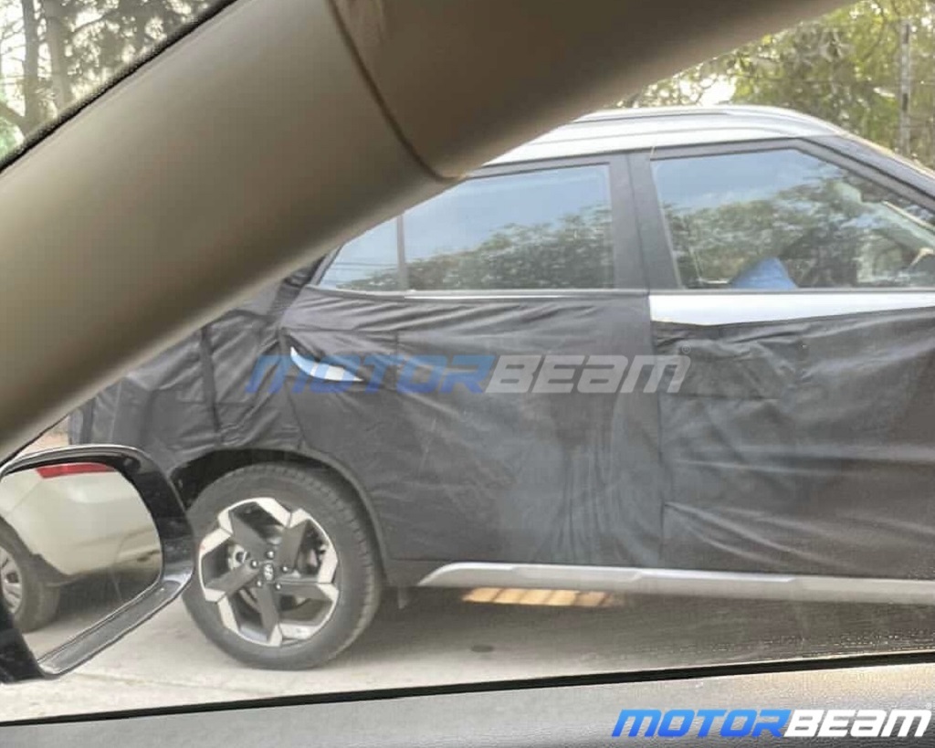 Hyundai Creta 7-Seater Spotted Side