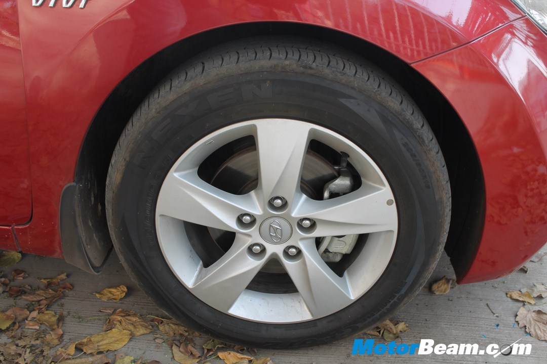 Hyundai Elantra Petrol Review
