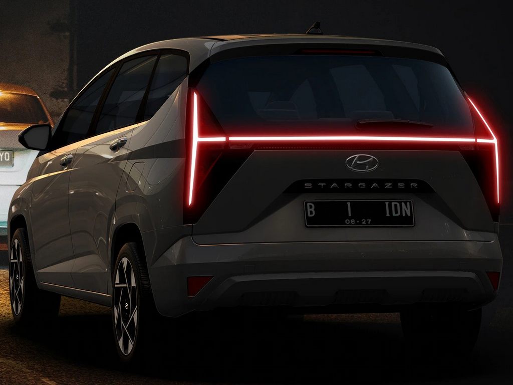 Hyundai Stargazer Global Unveil Rear