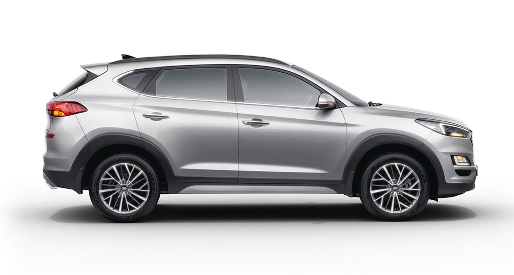 Side profile with new alloy wheels
