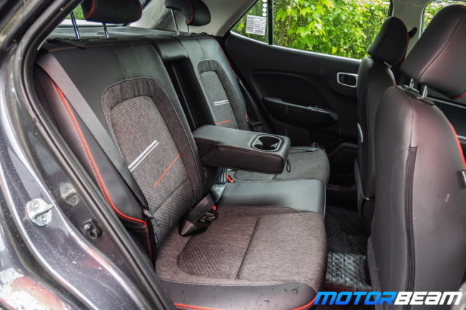 Hyundai-Venue-iMT-21