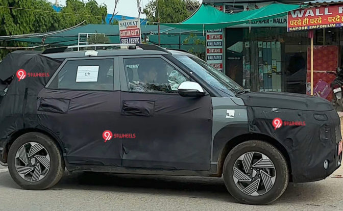Hyundai Venue side