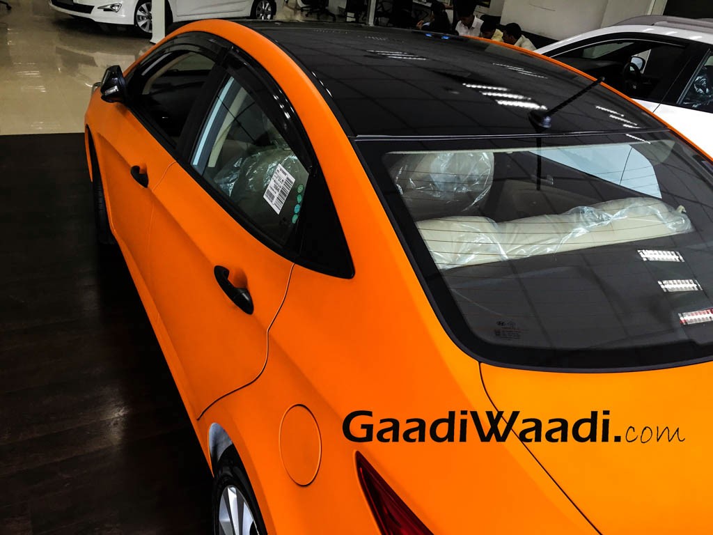 Hyundai Verna Roof Wrap Showroom