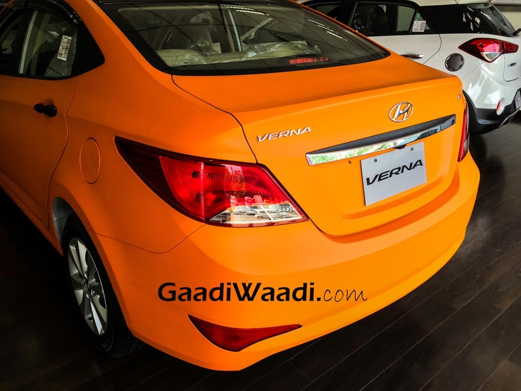 Hyundai Verna Wrap Showroom