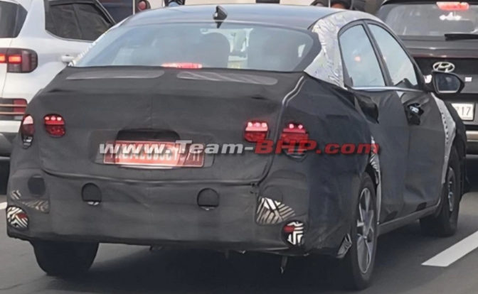Hyundai Verna rear