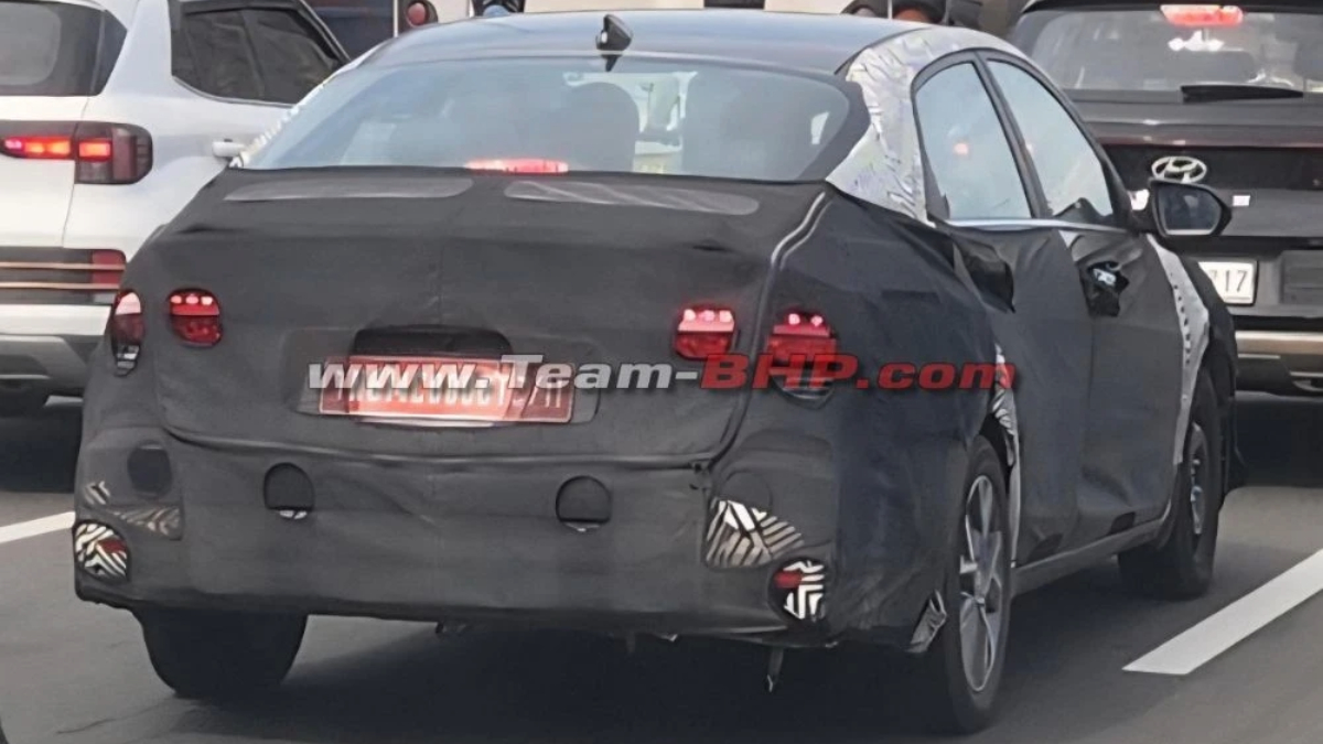 Hyundai Verna rear