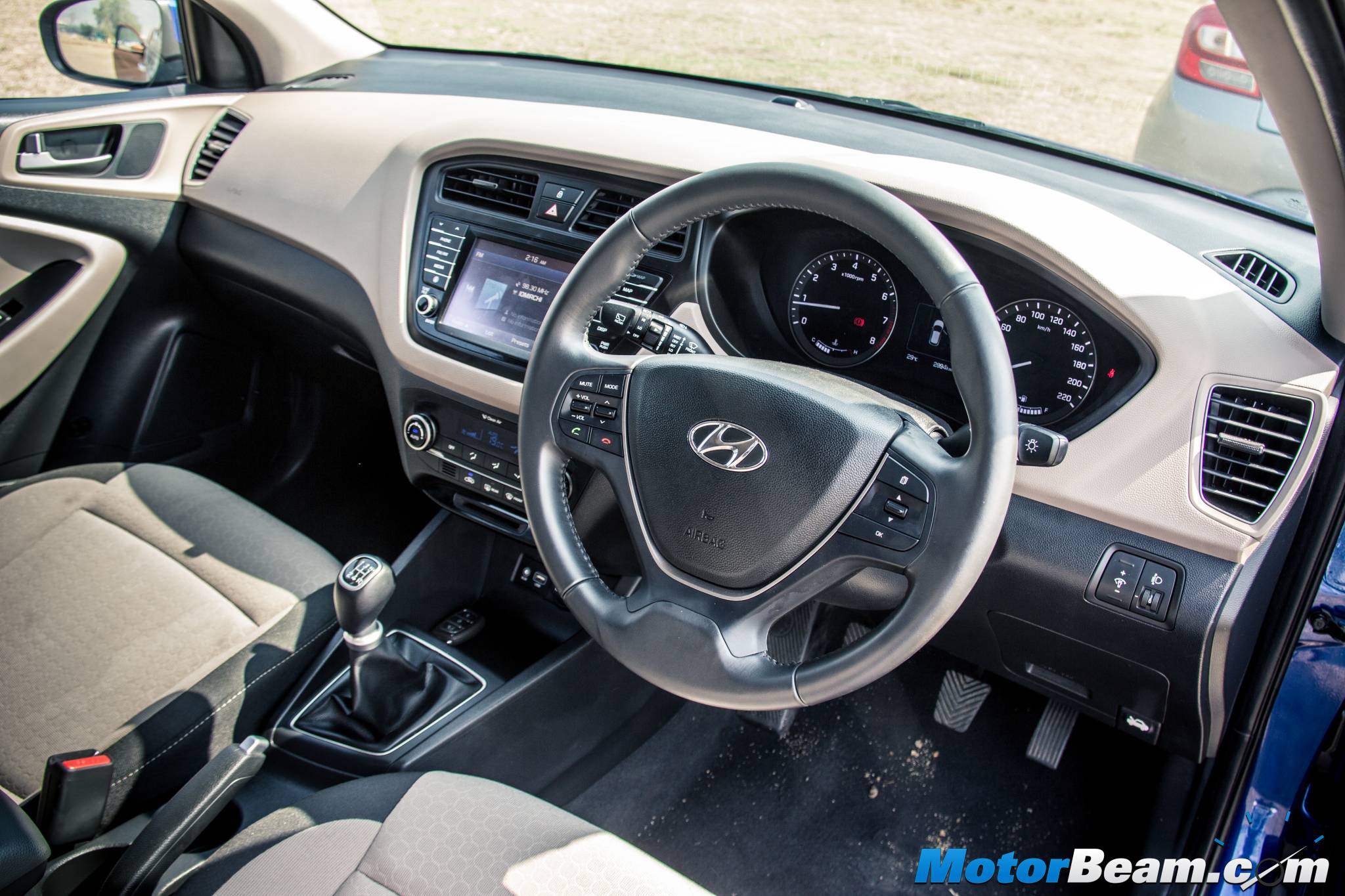 Hyundai i20 vs Maruti Baleno