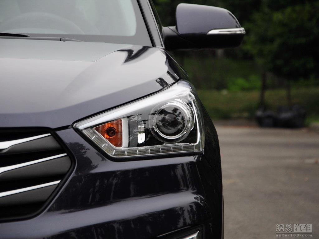 Hyundai ix25 Headlight