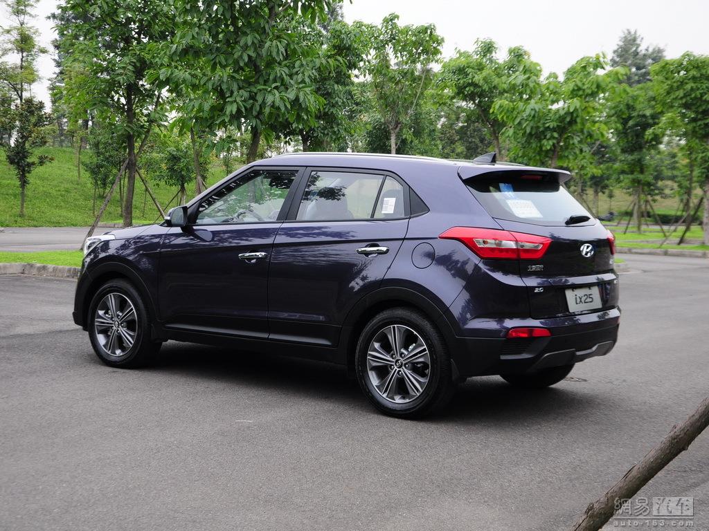 Hyundai ix25 Rear Quarter