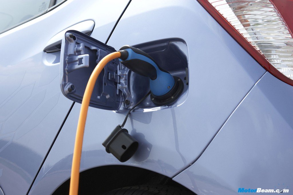 Hyundai_i10_Electric_charger