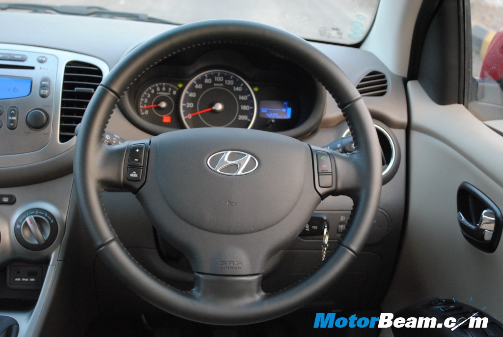 Hyundai_i10_Steering Steering wheel with audio controls and calling buttons
