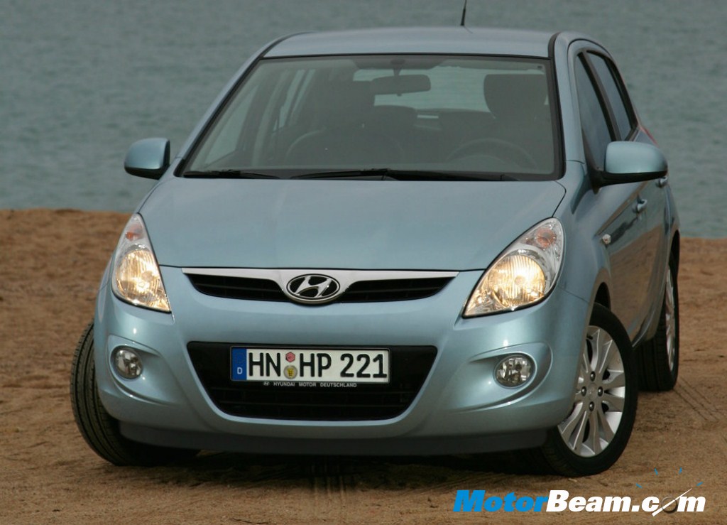 Hyundai_i20_Blue Blue Hyundai i20