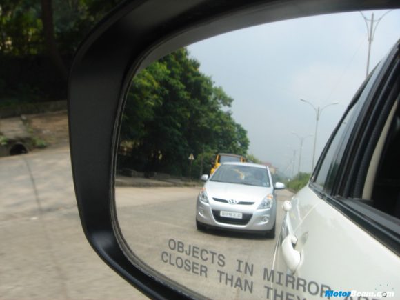 Hyundai_i20_In_Swift_Mirror