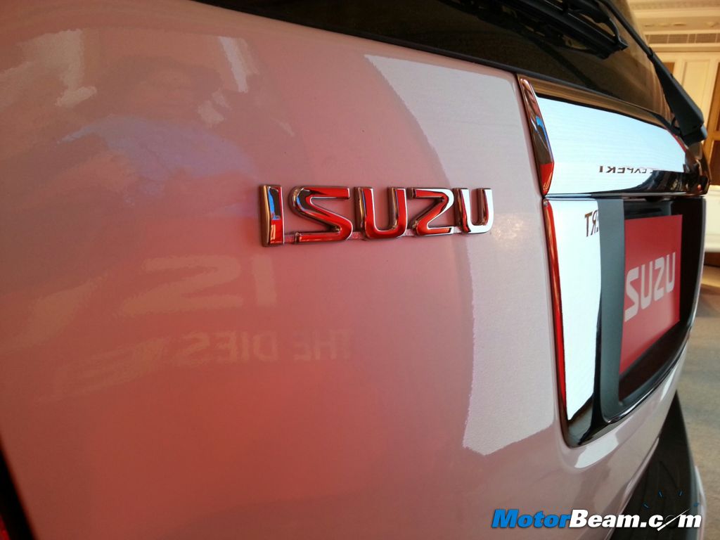Isuzu-MU7-Badge