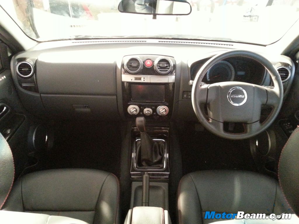 Isuzu MU7 Dashboard