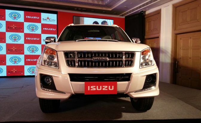 Isuzu MU7 Front