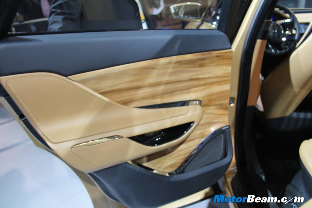 Jaguar C-X17 Door