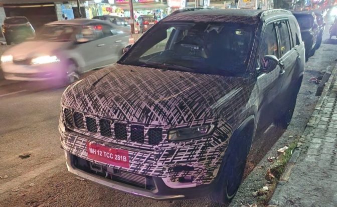 Jeep Meridian Facelift Spied