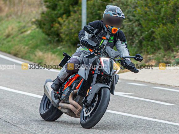 KTM 1290 Super Duke RR Spotted Front