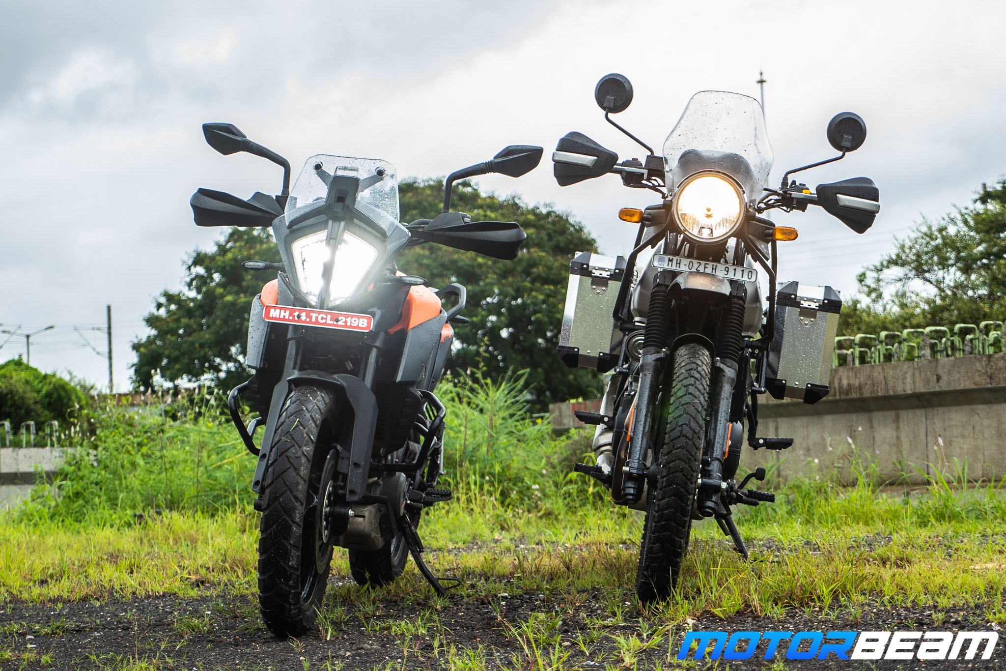 KTM 390 Adventure vs Royal Enfield Himalayan Comparison Review 4