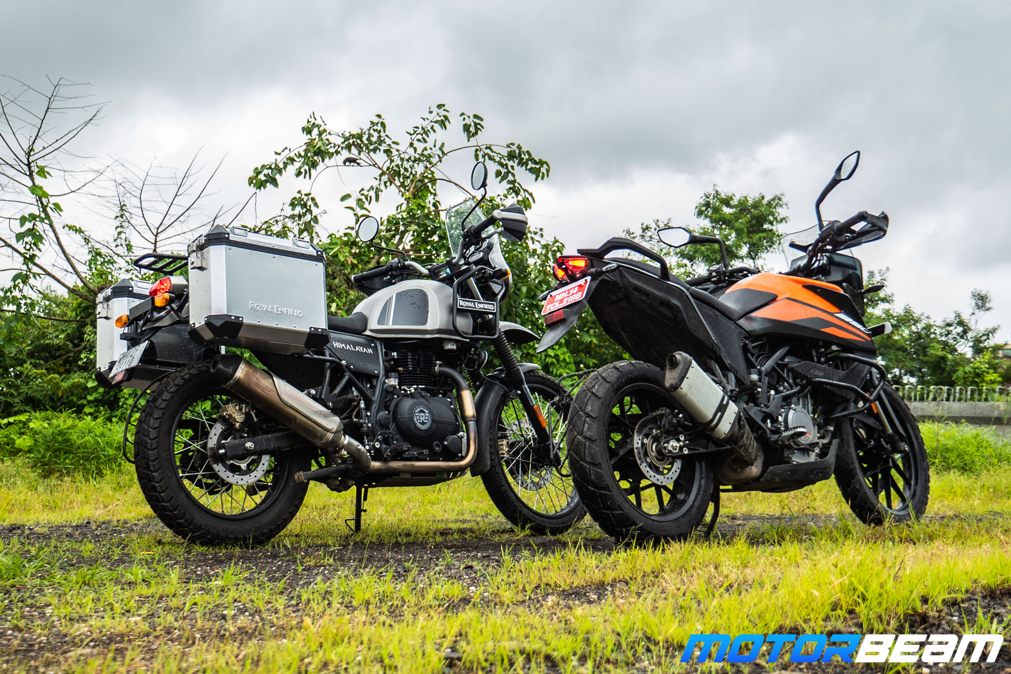 KTM 390 Adventure vs Royal Enfield Himalayan Comparison Review 8
