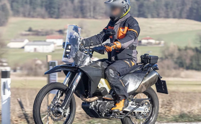 KTM 690 Rally Front