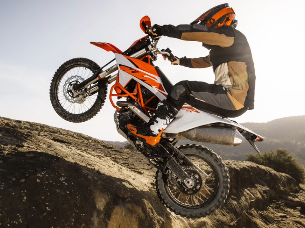 KTM 690 SMC R side