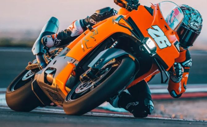 KTM 990 RC R front