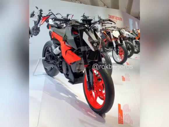 KTM E-Duke Front